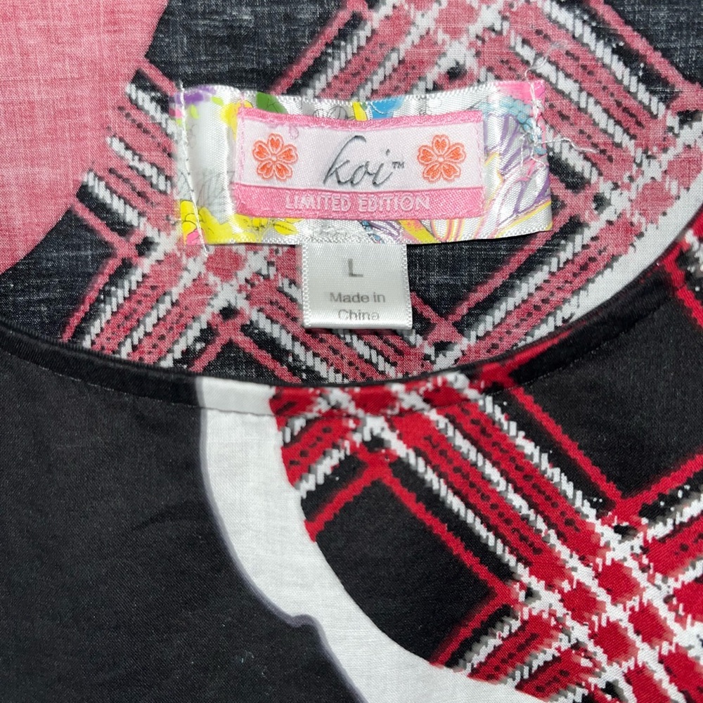 NWOT Koi scrub top size Large - Picture 9 of 11